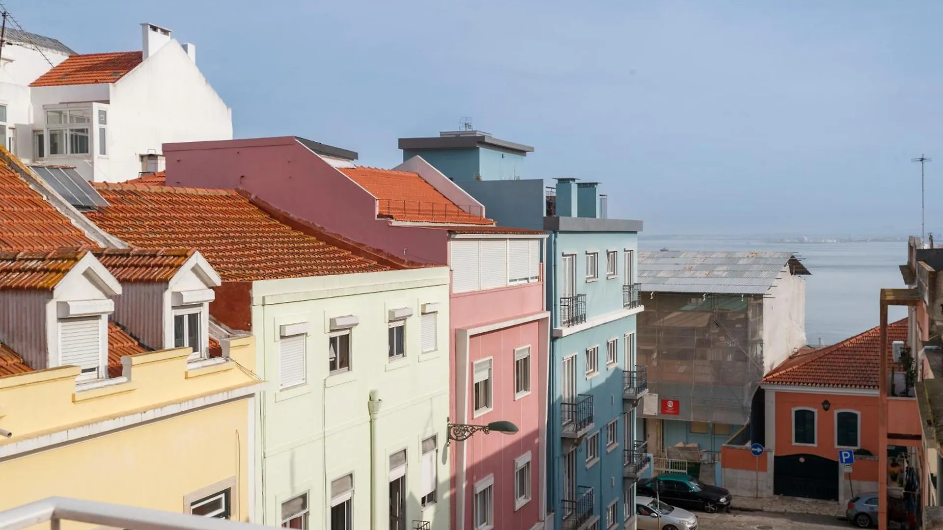 Cortes Apartment In Lisbon Historic Neighborhood Portugal