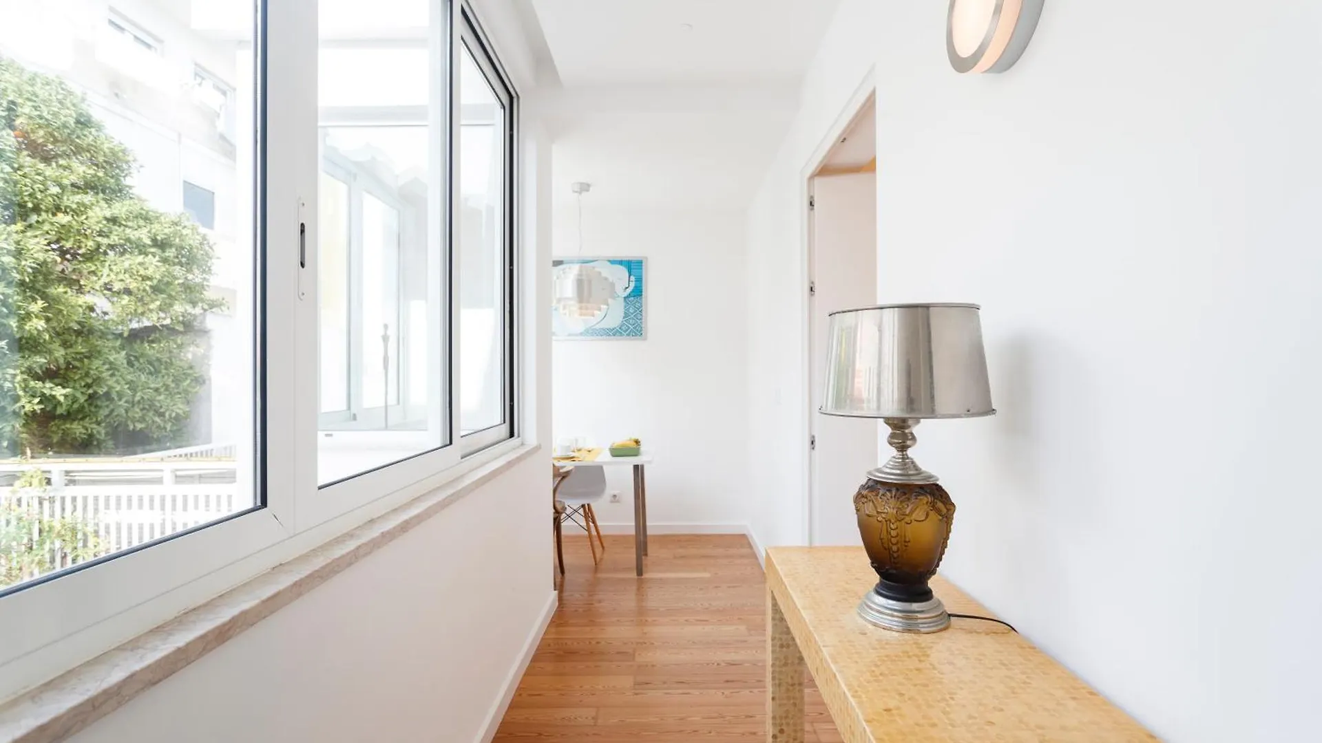 Cortes Apartment In Lisbon Historic Neighborhood